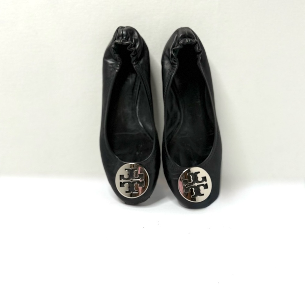 Tory Burch Black Leather Flats with Silver Logo Size 8.5 - Picture 4 of 7